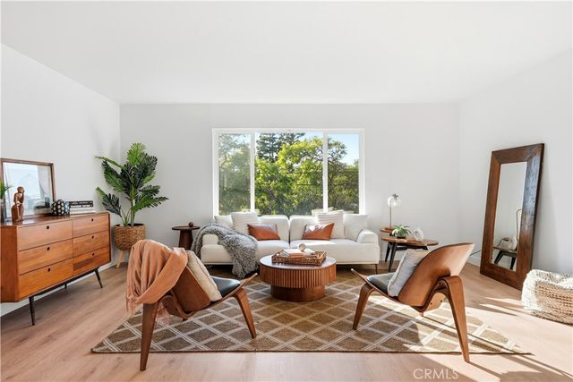 1406 Manzanita, Los Angeles, CA 90027