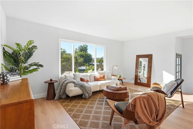 1406 Manzanita, Los Angeles, CA 90027