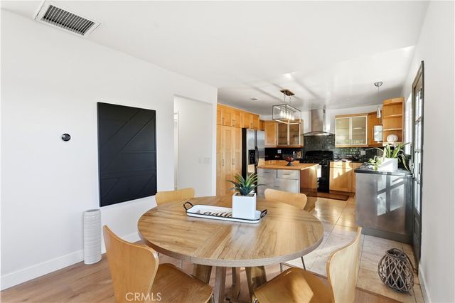 1406 Manzanita, Los Angeles, CA 90027