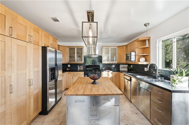 1406 Manzanita, Los Angeles, CA 90027