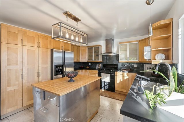 1406 Manzanita, Los Angeles, CA 90027