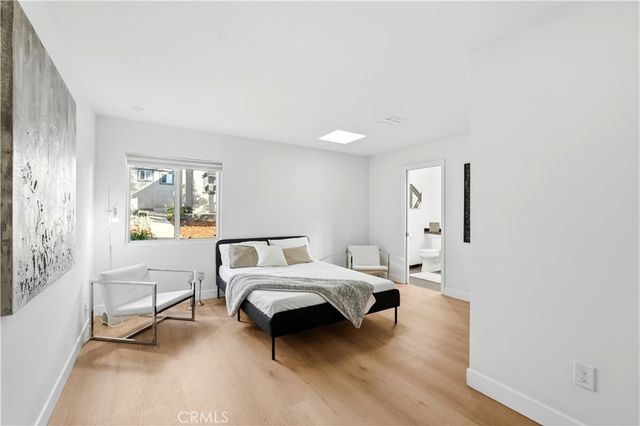 1406 Manzanita, Los Angeles, CA 90027