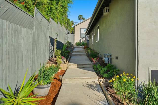 1406 Manzanita, Los Angeles, CA 90027