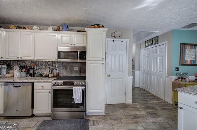 92 Morgan Drive, Adairsville, GA 30103