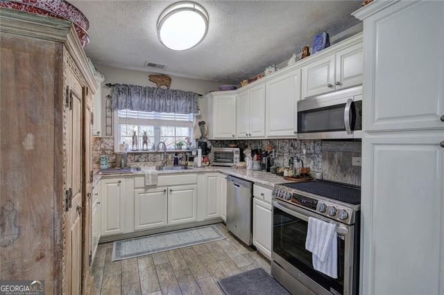 92 Morgan Drive, Adairsville, GA 30103