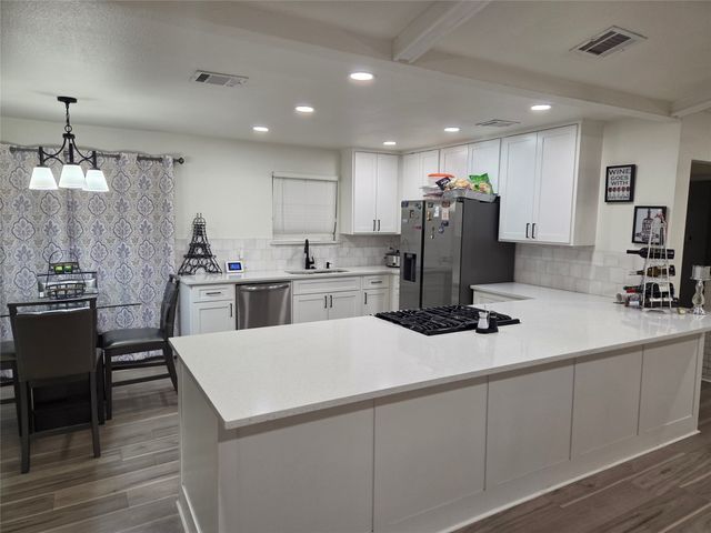 1116 Southwood Drive, Desoto, TX 75115