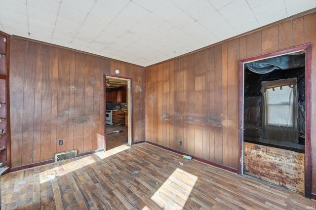 8975 N COSPERVILLE Road, Wawaka, IN 46794