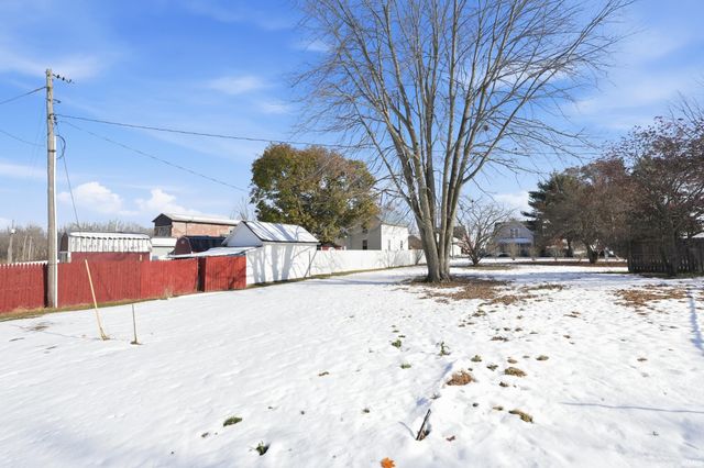 8975 N COSPERVILLE Road, Wawaka, IN 46794