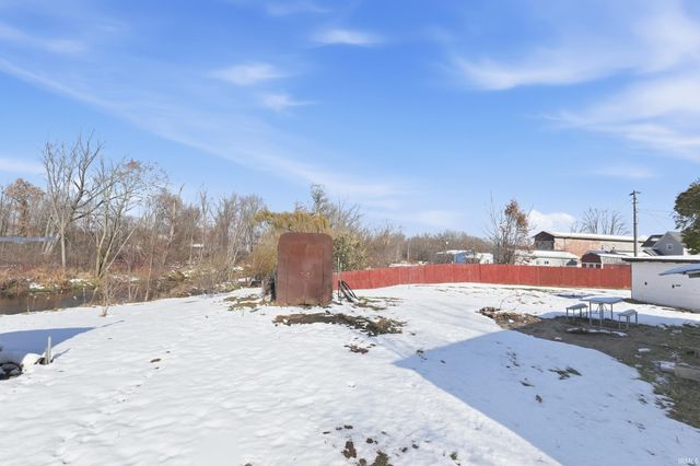 8975 N COSPERVILLE Road, Wawaka, IN 46794