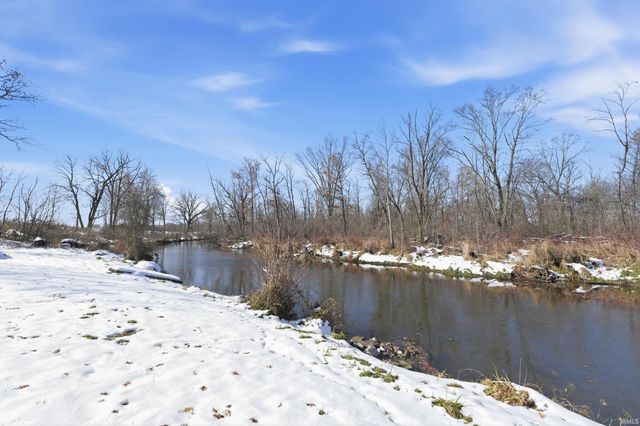 8975 N COSPERVILLE Road, Wawaka, IN 46794