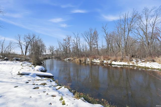 8975 N COSPERVILLE Road, Wawaka, IN 46794