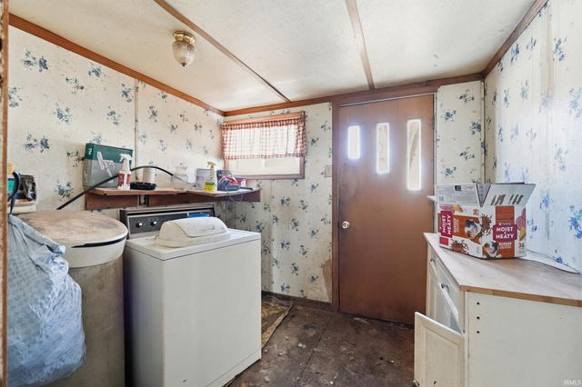 8975 N COSPERVILLE Road, Wawaka, IN 46794