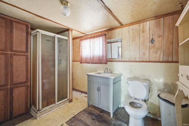 8975 N COSPERVILLE Road, Wawaka, IN 46794