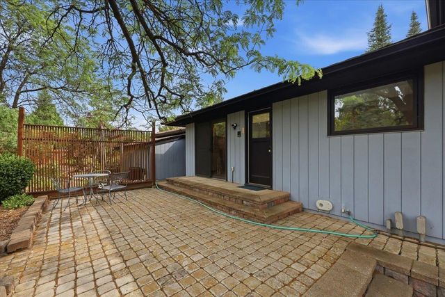 6510 S South Meadows Rd, Spokane, WA 99223