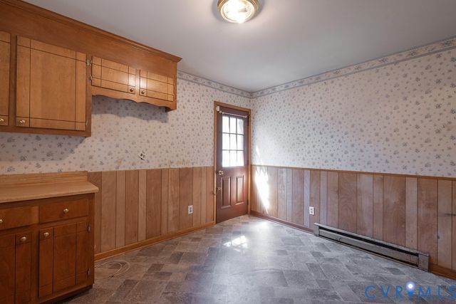 324 Lakewood Dr, Petersburg, VA 23805