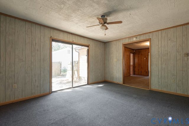 324 Lakewood Dr, Petersburg, VA 23805