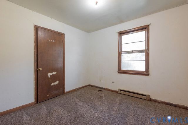 324 Lakewood Dr, Petersburg, VA 23805