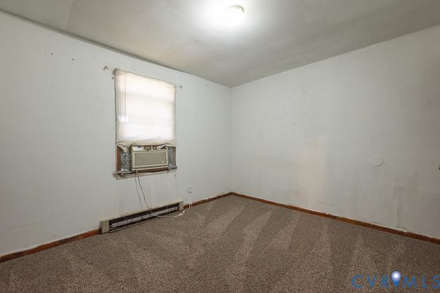 324 Lakewood Dr, Petersburg, VA 23805