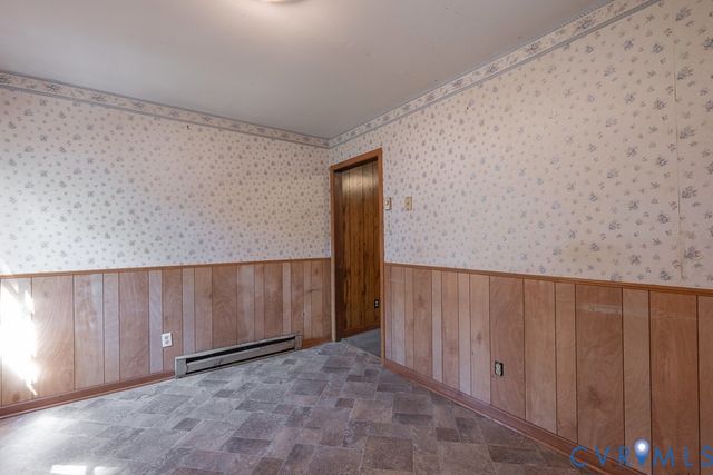 324 Lakewood Dr, Petersburg, VA 23805