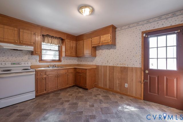 324 Lakewood Dr, Petersburg, VA 23805