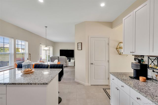 7 Pondview Circle, Shirley, NY 11967