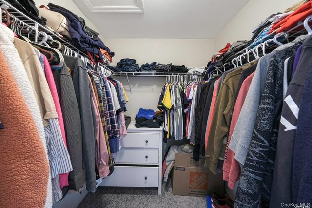 7 Pondview Circle, Shirley, NY 11967