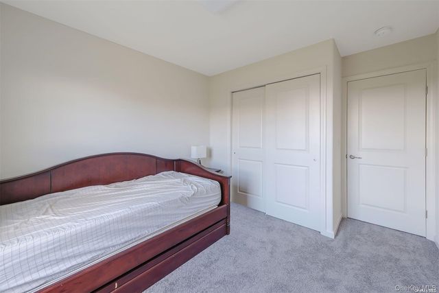 7 Pondview Circle, Shirley, NY 11967