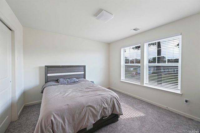 7 Pondview Circle, Shirley, NY 11967