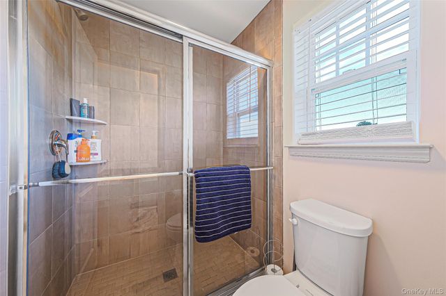 7 Pondview Circle, Shirley, NY 11967