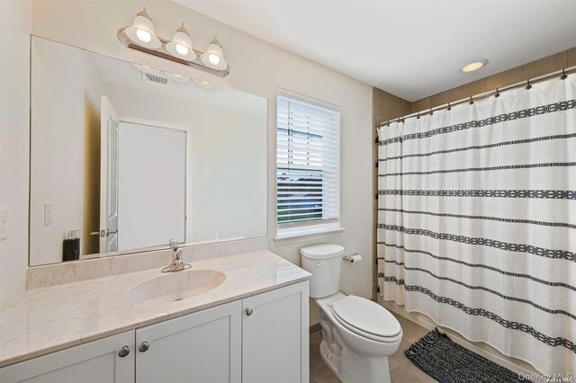 7 Pondview Circle, Shirley, NY 11967