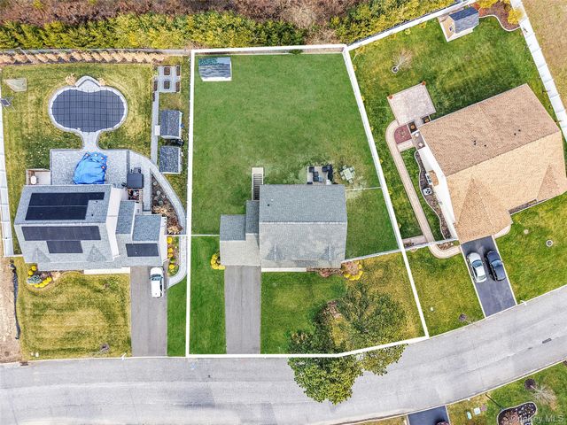 7 Pondview Circle, Shirley, NY 11967