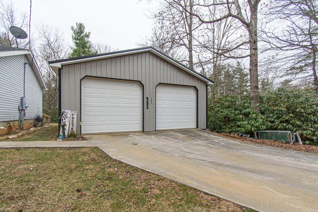 162 Mountain Laurel WAY NE, Check, VA 24072