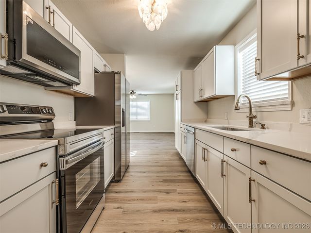 713 W Atlanta Place, Broken Arrow, OK 74012