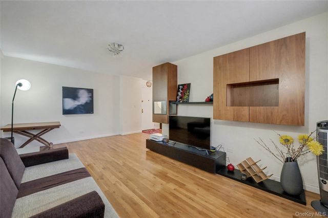 1577 E 17th Street 6M, Brooklyn, NY 11230