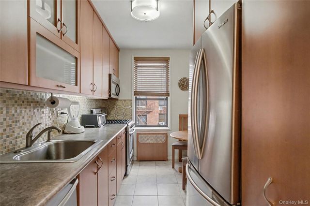 1577 E 17th Street 6M, Brooklyn, NY 11230