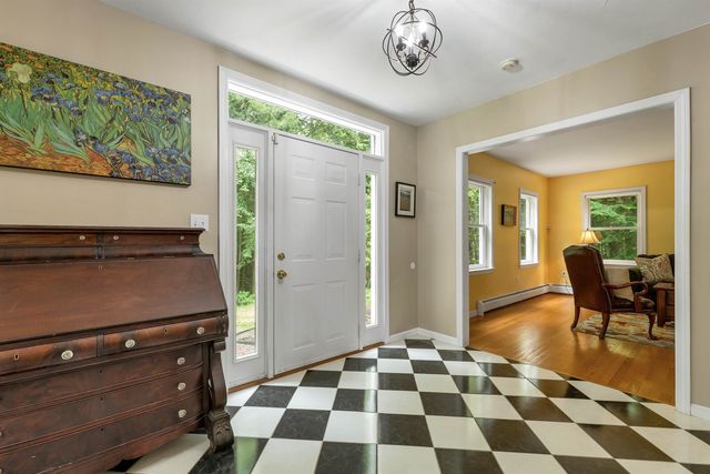 11 Longview Drive, Bow, NH 03304