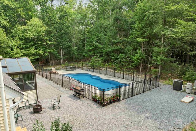 11 Longview Drive, Bow, NH 03304