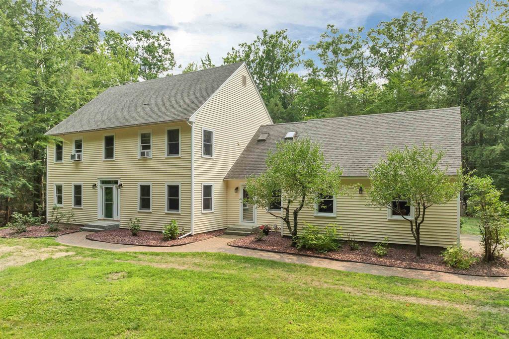 11 Longview Drive, Bow, NH 03304