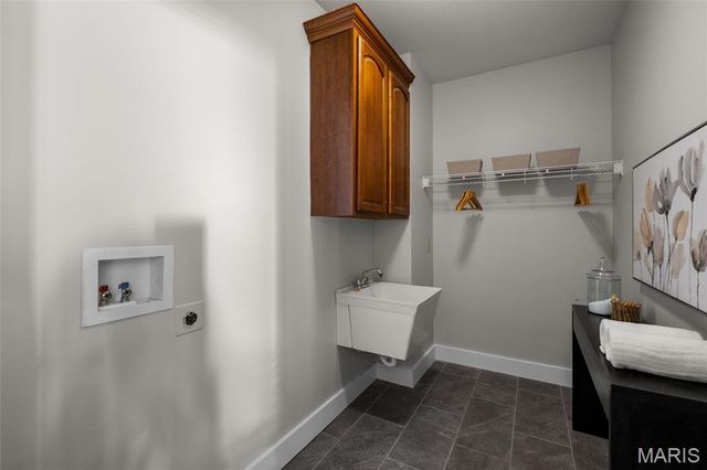 332 Remington Way Drive, Ballwin, MO 63021