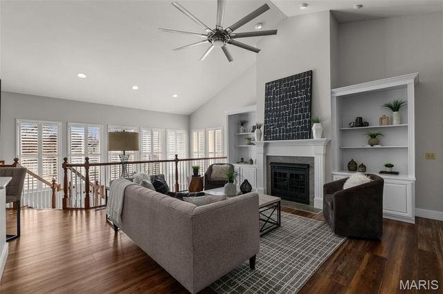 332 Remington Way Drive, Ballwin, MO 63021