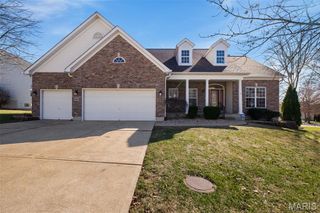 332 Remington Way Drive, Ballwin, MO 63021