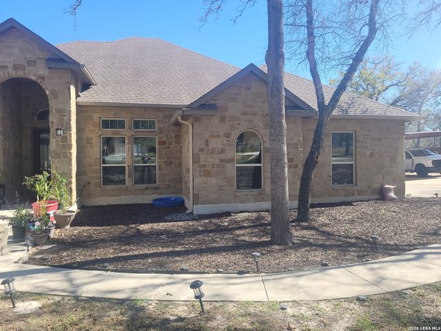 218 Champions Blvd, La Vernia, TX 78121
