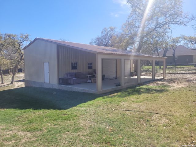 218 Champions Blvd, La Vernia, TX 78121