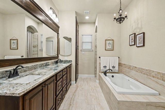 1019 Kingsley Court, Weatherford, TX 76087