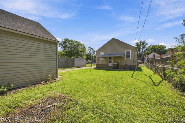 7267 Dodge Avenue, Warren, MI 48091