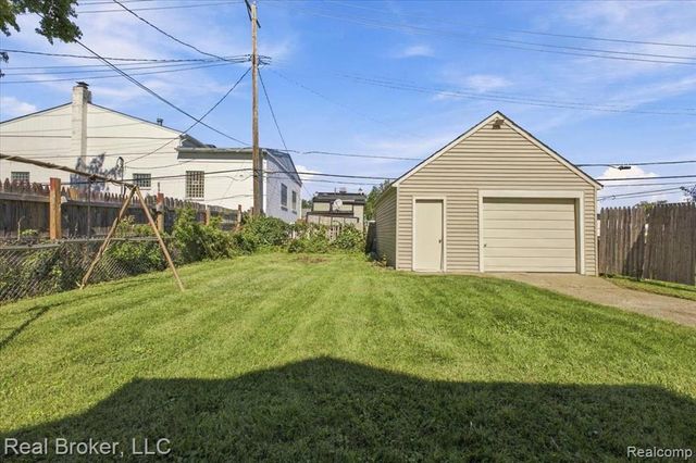 7267 Dodge Avenue, Warren, MI 48091
