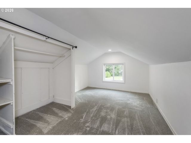 1945 Ne BELL Dr, Portland, OR 97220