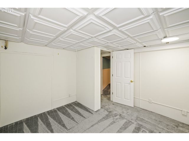 1945 Ne BELL Dr, Portland, OR 97220