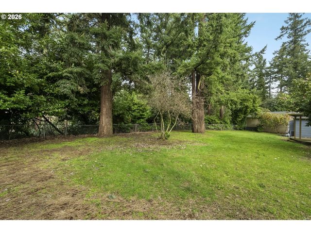 1945 Ne BELL Dr, Portland, OR 97220