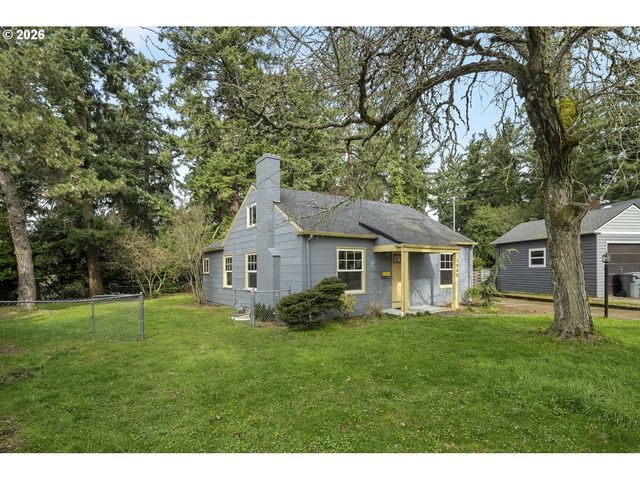 1945 Ne BELL Dr, Portland, OR 97220